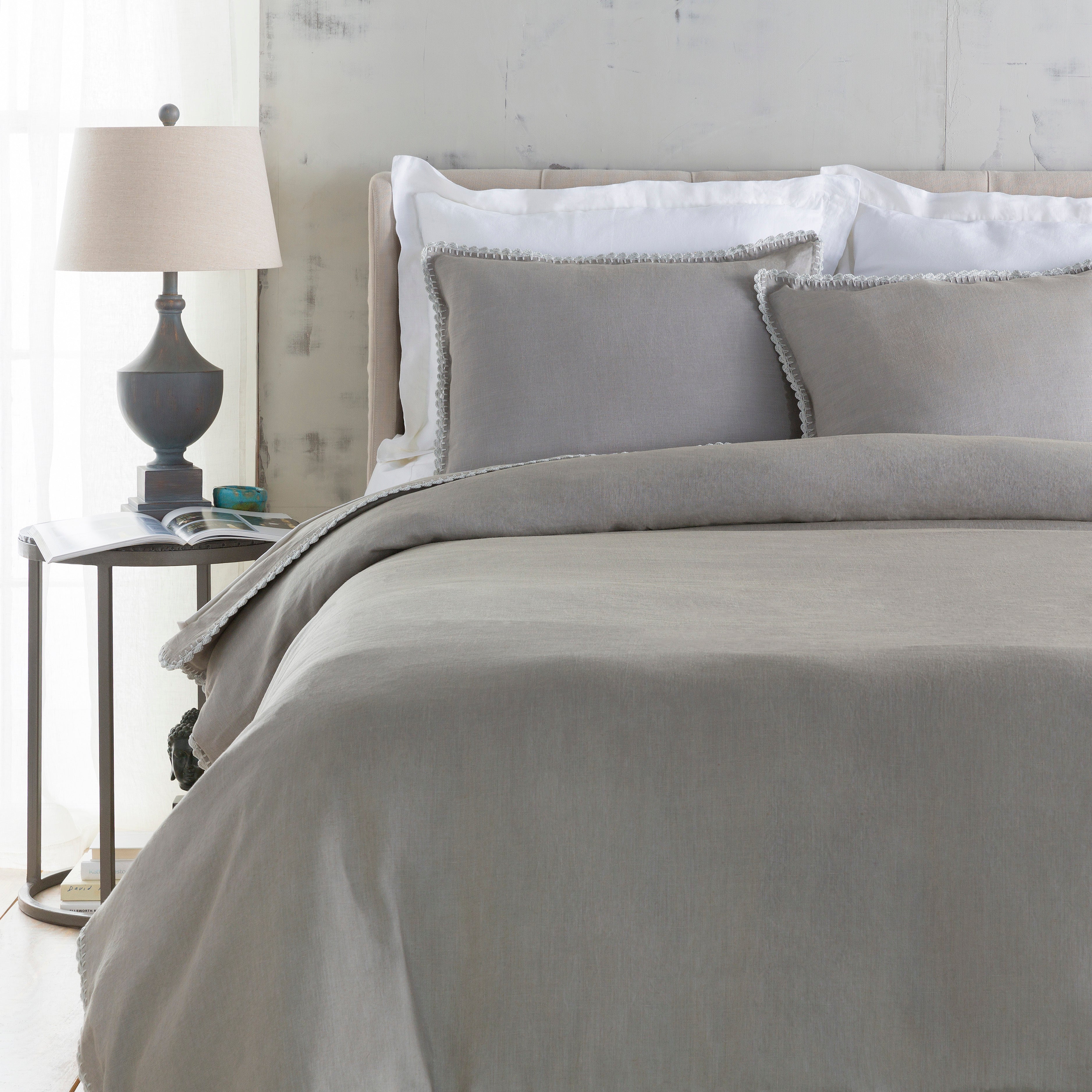 Evelyn Bedding in Medium Grey