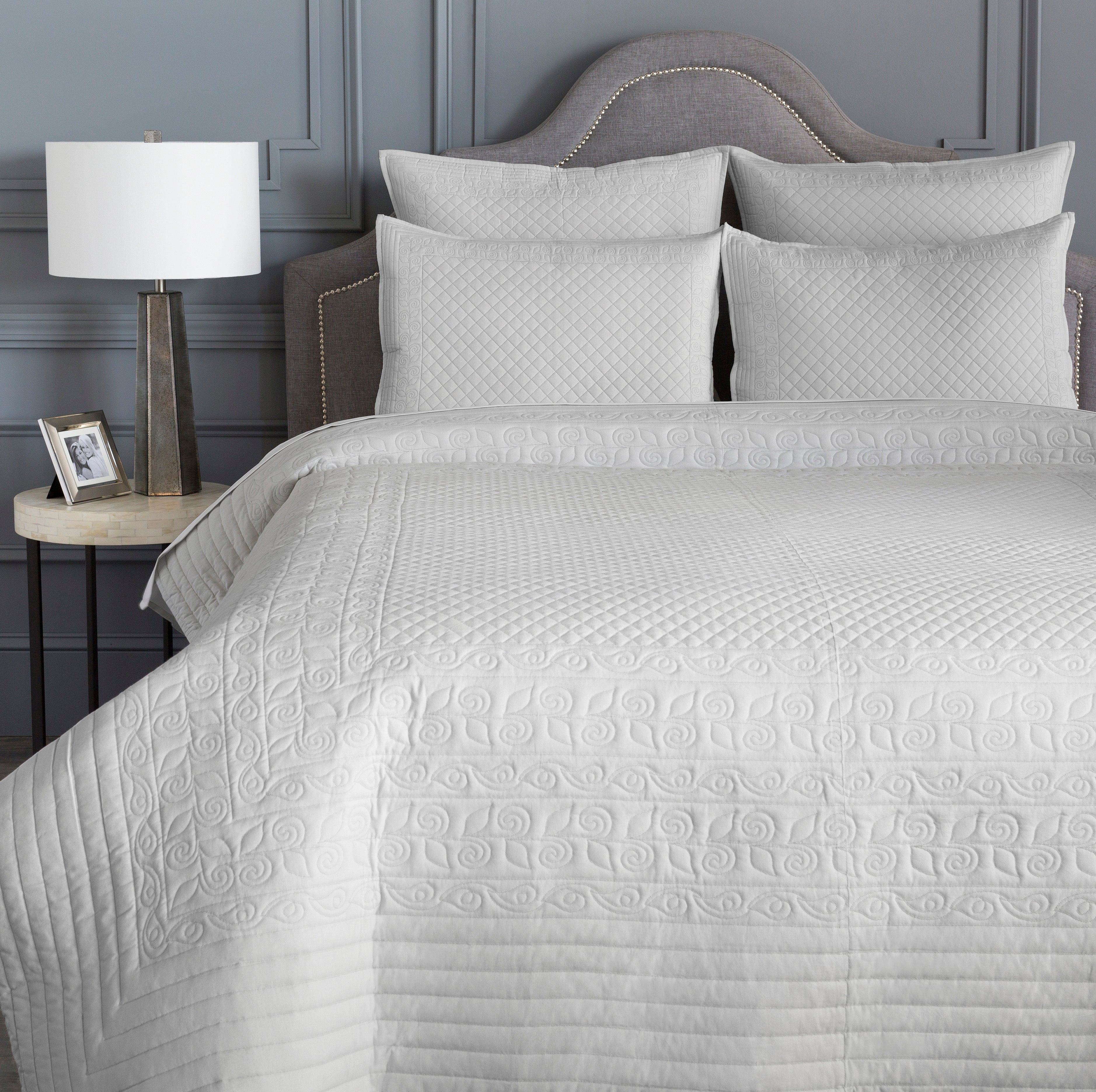 Kiley Bedding in Silver Grey